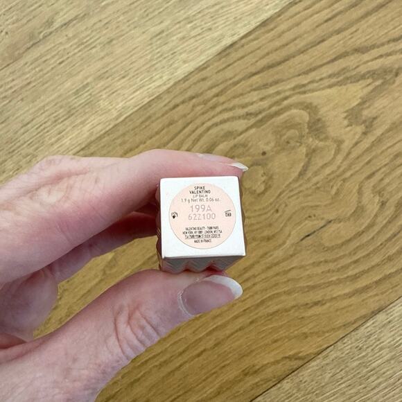 Valentino Hydrating Lip Balm Spike Disco Shade 199A Bold Brown - Picture 2 of 4